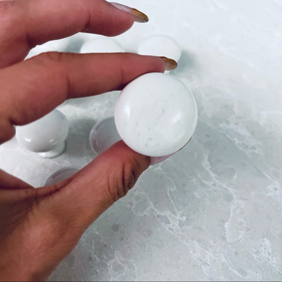 10 White Porcelain, Round Door Knobs (Plus Package of Screws) - Picture 7 of 8